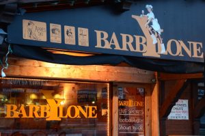 Bar Le Barbylone ambiance conviviale aux Gets